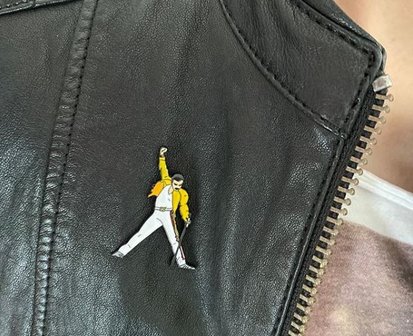 Queen Freddie Mercury pin/badge - Filmspullen.nl