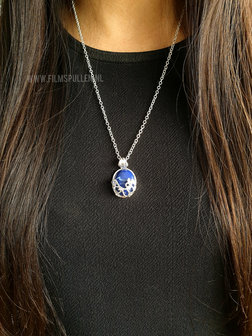 The Vampire Diaries: Katherine lapis lazuli ketting - Filmspullen.nl