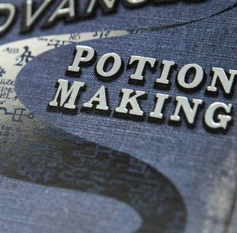 Harry Potter Advanced Potion Making wenskaart MinaLima - filmspullen.nl