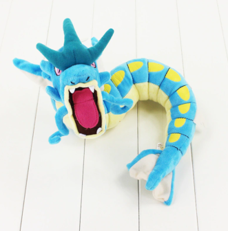 Pok&eacute;mon: Gyarados pluche knuffel - Filmspullen.nl