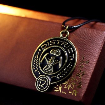 The Hunger Games: District 12 ketting - Filmspullen.nl