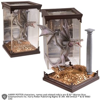 Harry Potter Magical Creatures diorama Ukrainain Ironbelly Dragon - filmspullen.nl