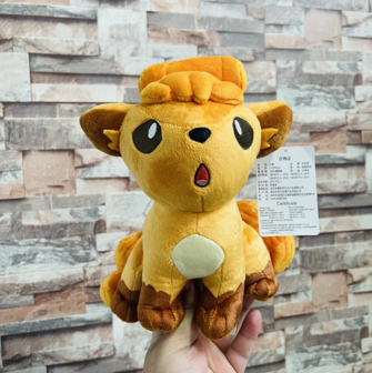 Pok&eacute;mon Vulpix knuffel - filmspullen.nl