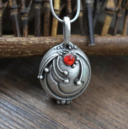 The Vampire Diaries Elena Vervain ketting - filmspullen.nl