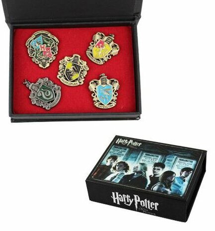 Interpretatie Schildknaap ongebruikt Harry Potter pins / broches van Hogwarts - Filmspullen
