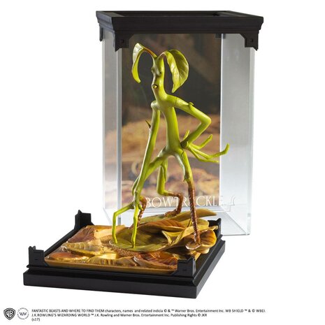 Fantastic Beasts: Magical Creatures: Bowtruckle Pickett diorama - Filmspullen.nl