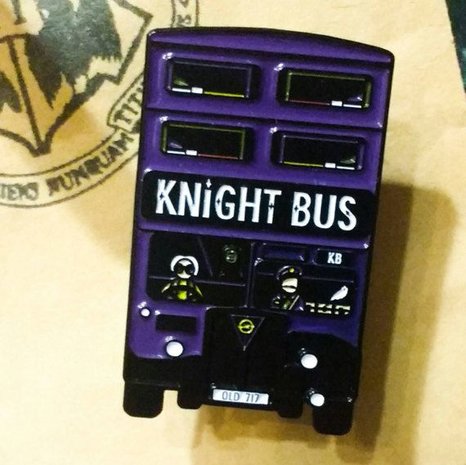 Harry Potter pin Knight Bus - filmspullen.nl