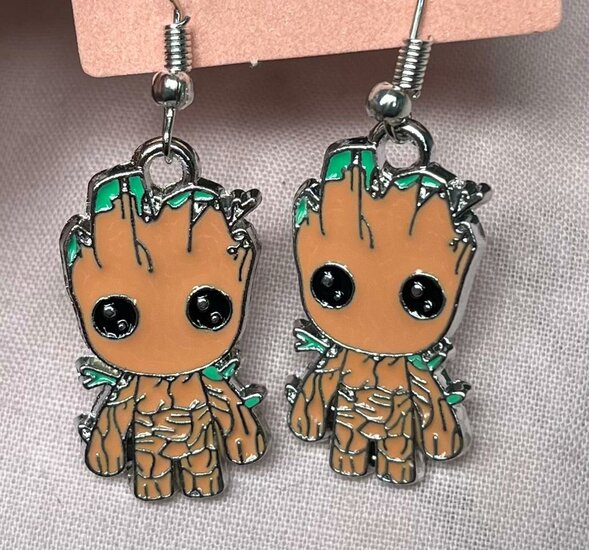 Guardians of the Galaxy: Baby Groot oorbellen - Filmspullen.nl