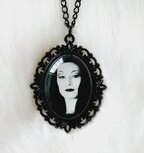Wednesday / The Addams Family: Morticia ketting Wednesday / The Addams Family: Morticia ketting
