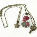 Beauty and the Beast: roos in stolp ketting Beauty and the Beast: roos in stolp ketting